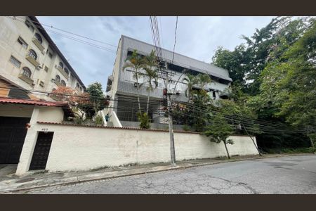 Apartamento à venda com 77m², 2 quartos e 1 vaga Apartamento à venda com 77m², 2 quartos e 1 vagaFachada