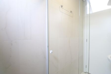 Banheiro de kitnet/studio para alugar com 1 quarto, 30m² em Barra Funda, São Paulo