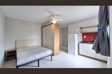 Sala/Quarto/Cozinha de kitnet/studio para alugar com 1 quarto, 30m² em Barra Funda, São Paulo
