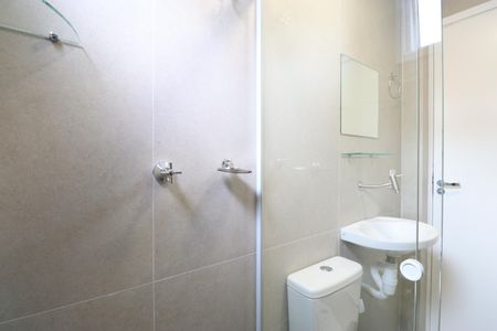 Banheiro de kitnet/studio para alugar com 1 quarto, 30m² em Barra Funda, São Paulo