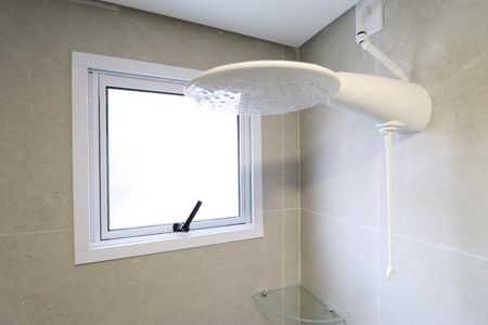 Banheiro de kitnet/studio para alugar com 1 quarto, 20m² em Barra Funda, São Paulo