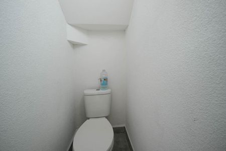 Casa à venda com 93m², 2 quartos e 1 vagaLavabo