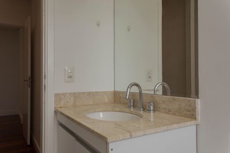 Apartamento à venda com 116m², 3 quartos e 2 vagas Apartamento à venda com 116m², 3 quartos e 2 vagasBanheiro da Suíte 1