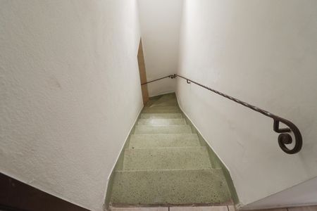 Escada de casa para alugar com 2 quartos, 80m² em Vila Baruel, São Paulo
