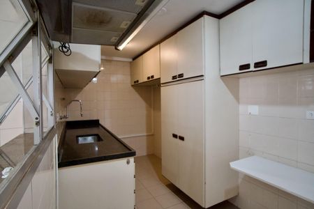 Apartamento para alugar com 130m², 4 quartos e 2 vagas Apartamento para alugar com 130m², 4 quartos e 2 vagasCozinha