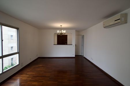 Apartamento para alugar com 130m², 4 quartos e 2 vagas