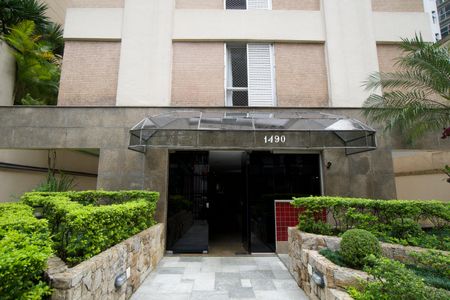 Apartamento para alugar com 130m², 4 quartos e 2 vagas Apartamento para alugar com 130m², 4 quartos e 2 vagasFachada