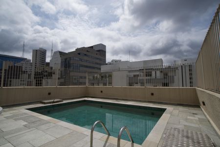 Apartamento para alugar com 130m², 4 quartos e 2 vagas Apartamento para alugar com 130m², 4 quartos e 2 vagasÁrea comum - Piscina