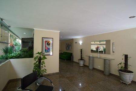 Apartamento para alugar com 130m², 4 quartos e 2 vagas Apartamento para alugar com 130m², 4 quartos e 2 vagasHall de entrada