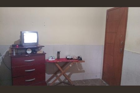 Quarto de casa para alugar com 3 quartos, 50m² em Pavuna, Nilópolis