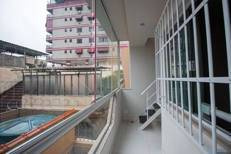 Casa à venda com 140m², 2 quartos e 1 vaga Casa à venda com 140m², 2 quartos e 1 vagaVaranda