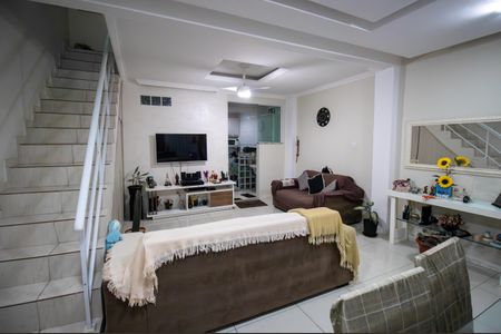 Sala de casa à venda com 2 quartos, 140m² em Vila da Penha, Rio de Janeiro