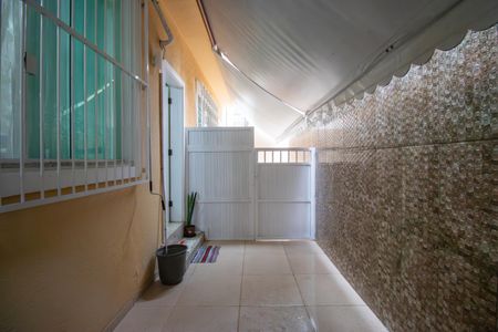 Casa à venda com 140m², 2 quartos e 1 vaga Casa à venda com 140m², 2 quartos e 1 vagaVaranda da Sala