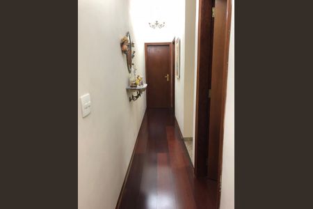 Casa para alugar com 223m², 3 quartos e 4 vagas Casa para alugar com 223m², 3 quartos e 4 vagasCorredor