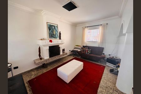 Sala  de casa de condomínio para alugar com 4 quartos, 600m² em Aldeia da Serra, Barueri