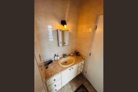 Casa de condomínio para alugar com 600m², 4 quartos e 5 vagas Casa de condomínio para alugar com 600m², 4 quartos e 5 vagasBanheiro