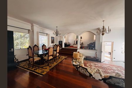 Casa de condomínio para alugar com 600m², 4 quartos e 5 vagas Casa de condomínio para alugar com 600m², 4 quartos e 5 vagasSala de Jantar