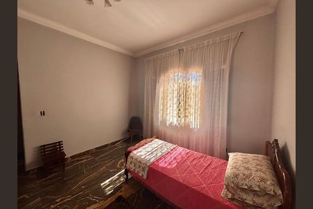 Casa de condomínio para alugar com 600m², 4 quartos e 5 vagas Casa de condomínio para alugar com 600m², 4 quartos e 5 vagasQuarto 3