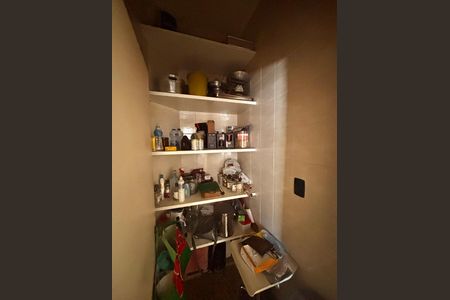 Casa de condomínio para alugar com 600m², 4 quartos e 5 vagas Casa de condomínio para alugar com 600m², 4 quartos e 5 vagasDespensa