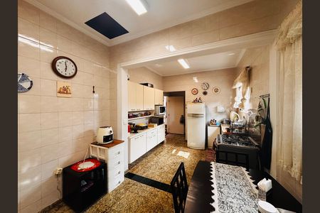 Casa de condomínio para alugar com 600m², 4 quartos e 5 vagas Casa de condomínio para alugar com 600m², 4 quartos e 5 vagasCozinha