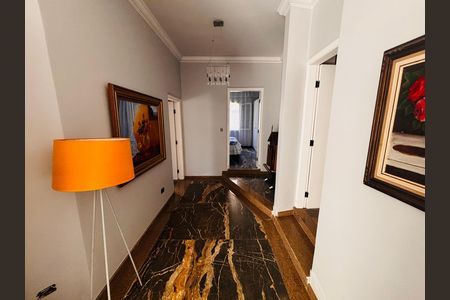 Casa de condomínio para alugar com 600m², 4 quartos e 5 vagas Casa de condomínio para alugar com 600m², 4 quartos e 5 vagasCorredor