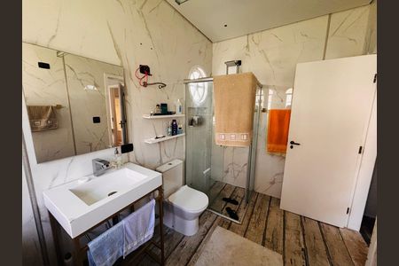 Casa de condomínio para alugar com 600m², 4 quartos e 5 vagas Casa de condomínio para alugar com 600m², 4 quartos e 5 vagasBanheiro suíte