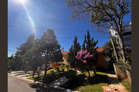 Casa de condomínio para alugar com 600m², 4 quartos e 5 vagas Casa de condomínio para alugar com 600m², 4 quartos e 5 vagasPlaca