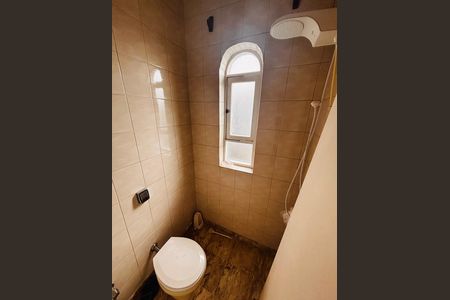 Casa de condomínio para alugar com 600m², 4 quartos e 5 vagas Casa de condomínio para alugar com 600m², 4 quartos e 5 vagasBanheiro