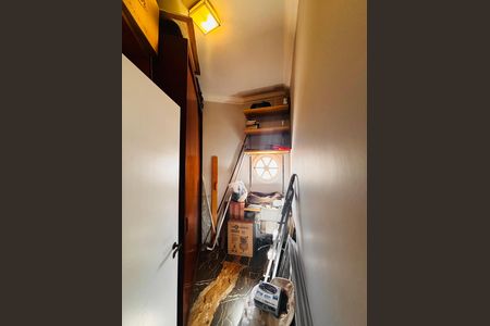 Depósito  de casa de condomínio para alugar com 4 quartos, 600m² em Aldeia da Serra, Barueri