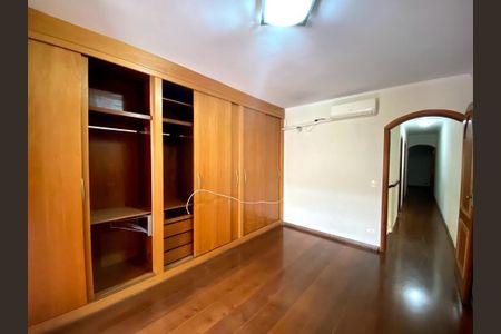 Casa à venda com 3 quartos, 180m² em Cipava, Osasco