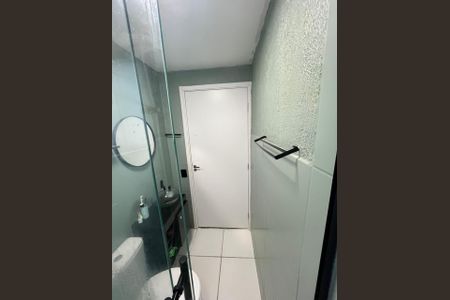 Banheiro de apartamento à venda com 2 quartos, 41m² em Fátima, Canoas