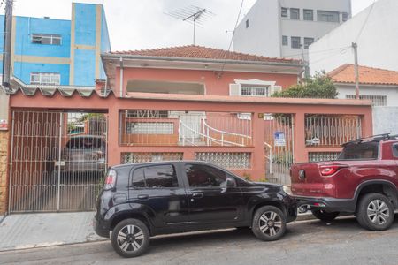 Casa à venda com 250m², 2 quartos e 4 vagasFachada + Placa