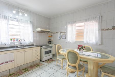 Casa à venda com 250m², 2 quartos e 4 vagasCozinha 