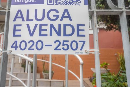 Casa à venda com 250m², 2 quartos e 4 vagasPlaca código 