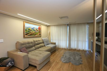 Apartamento à venda com 182m², 4 quartos e 3 vagas Apartamento à venda com 182m², 4 quartos e 3 vagasSala