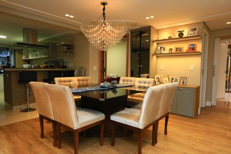 Apartamento à venda com 182m², 4 quartos e 3 vagas Apartamento à venda com 182m², 4 quartos e 3 vagasSala