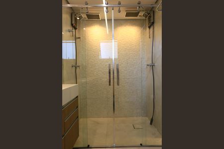 Apartamento à venda com 182m², 4 quartos e 3 vagas Apartamento à venda com 182m², 4 quartos e 3 vagasBanheiro da Suíte 2