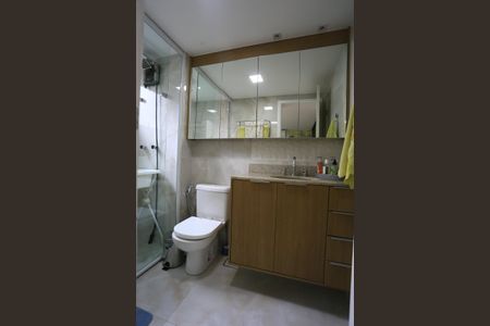 Apartamento à venda com 182m², 4 quartos e 3 vagas Apartamento à venda com 182m², 4 quartos e 3 vagasBanheiro da Suíte 1