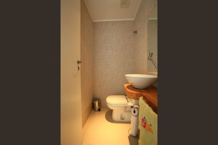 Apartamento à venda com 182m², 4 quartos e 3 vagas Apartamento à venda com 182m², 4 quartos e 3 vagasLavabo