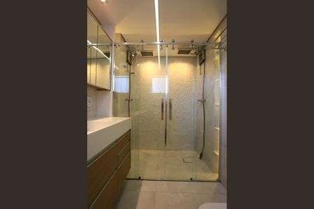 Apartamento à venda com 182m², 4 quartos e 3 vagas Apartamento à venda com 182m², 4 quartos e 3 vagasBanheiro da Suíte 2