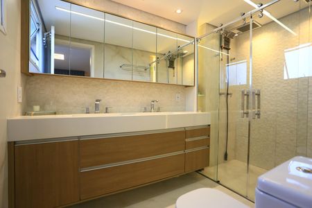 Apartamento à venda com 182m², 4 quartos e 3 vagas Apartamento à venda com 182m², 4 quartos e 3 vagasCloset da suíte 2