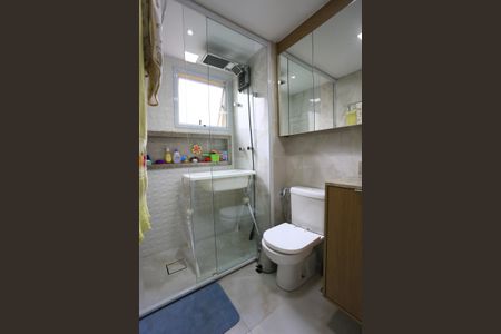 Apartamento à venda com 182m², 4 quartos e 3 vagas Apartamento à venda com 182m², 4 quartos e 3 vagasBanheiro da Suíte 1