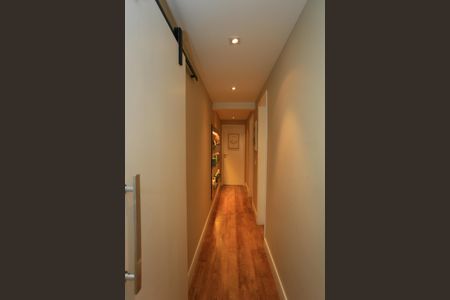 Apartamento à venda com 182m², 4 quartos e 3 vagas Apartamento à venda com 182m², 4 quartos e 3 vagascorredor