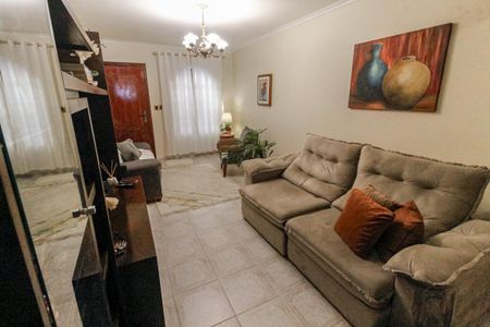 Casa à venda com 94m², 2 quartos e 2 vagasSala
