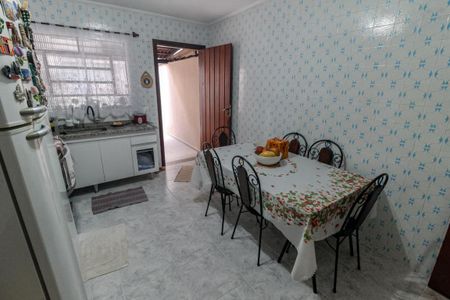 Casa à venda com 94m², 2 quartos e 2 vagasCozinha - Armários