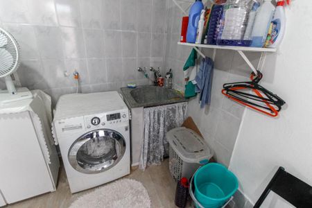 Casa à venda com 94m², 2 quartos e 2 vagasDetalhe da area de serviço