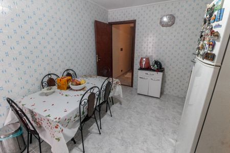 Casa à venda com 94m², 2 quartos e 2 vagasCozinha - Armários