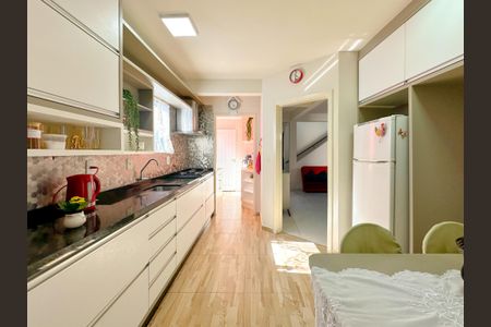 Casa para alugar com 167m², 4 quartos e 6 vagasCozinha