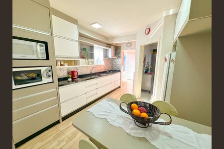 Casa para alugar com 167m², 4 quartos e 6 vagasCozinha