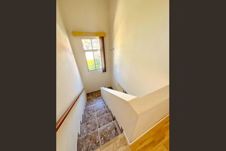 Casa para alugar com 167m², 4 quartos e 6 vagasEscada